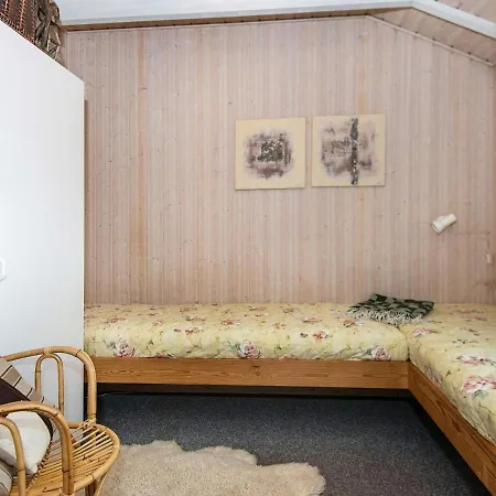 Dom wakacyjny Four-bedroom Holiday In Sjolund 2