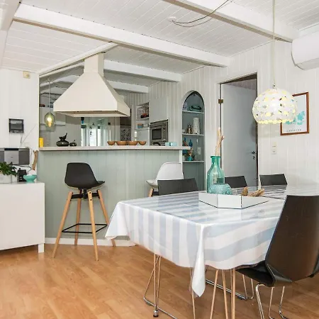 Four-bedroom Holiday In Sjolund 2 * Sønder Bjert