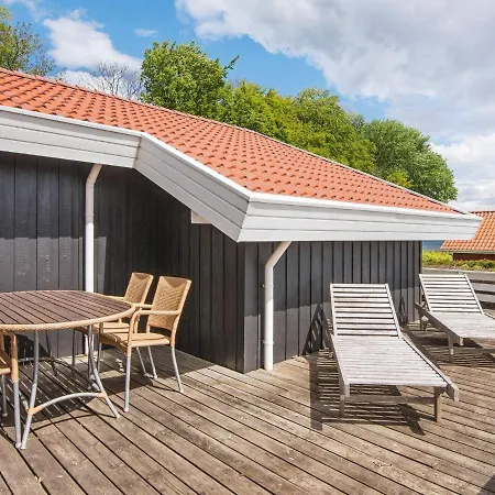 Four-bedroom Holiday In Sjolund 2 Sønder Bjert
